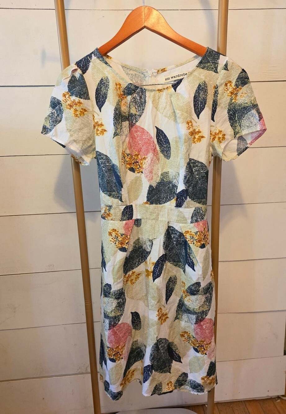 SM Wardrobe Short Sleeve Dress Size M Multicolor Leaf Print Midi